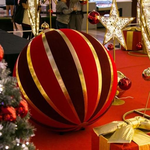 Boule de Noël "Bâton-Rouge"