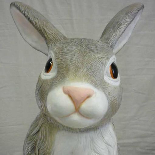 Lapin de Pâques gris